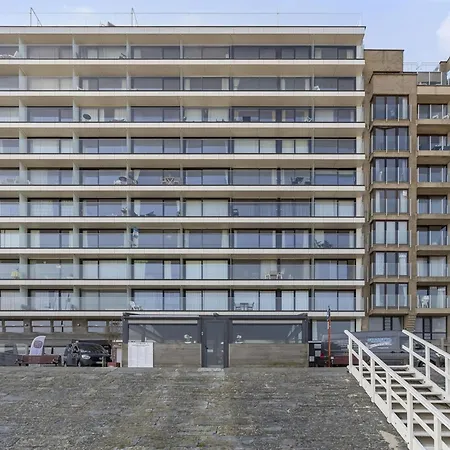 In Belgium With Spacious Terraces דירה