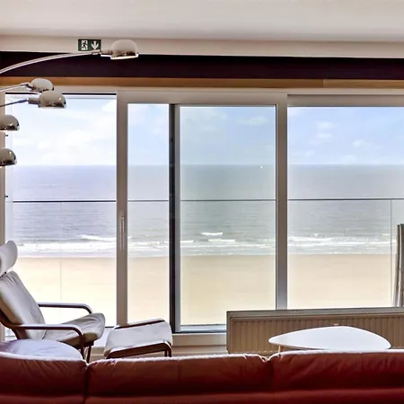 In Belgium With Spacious Terraces 블랑켄베르크